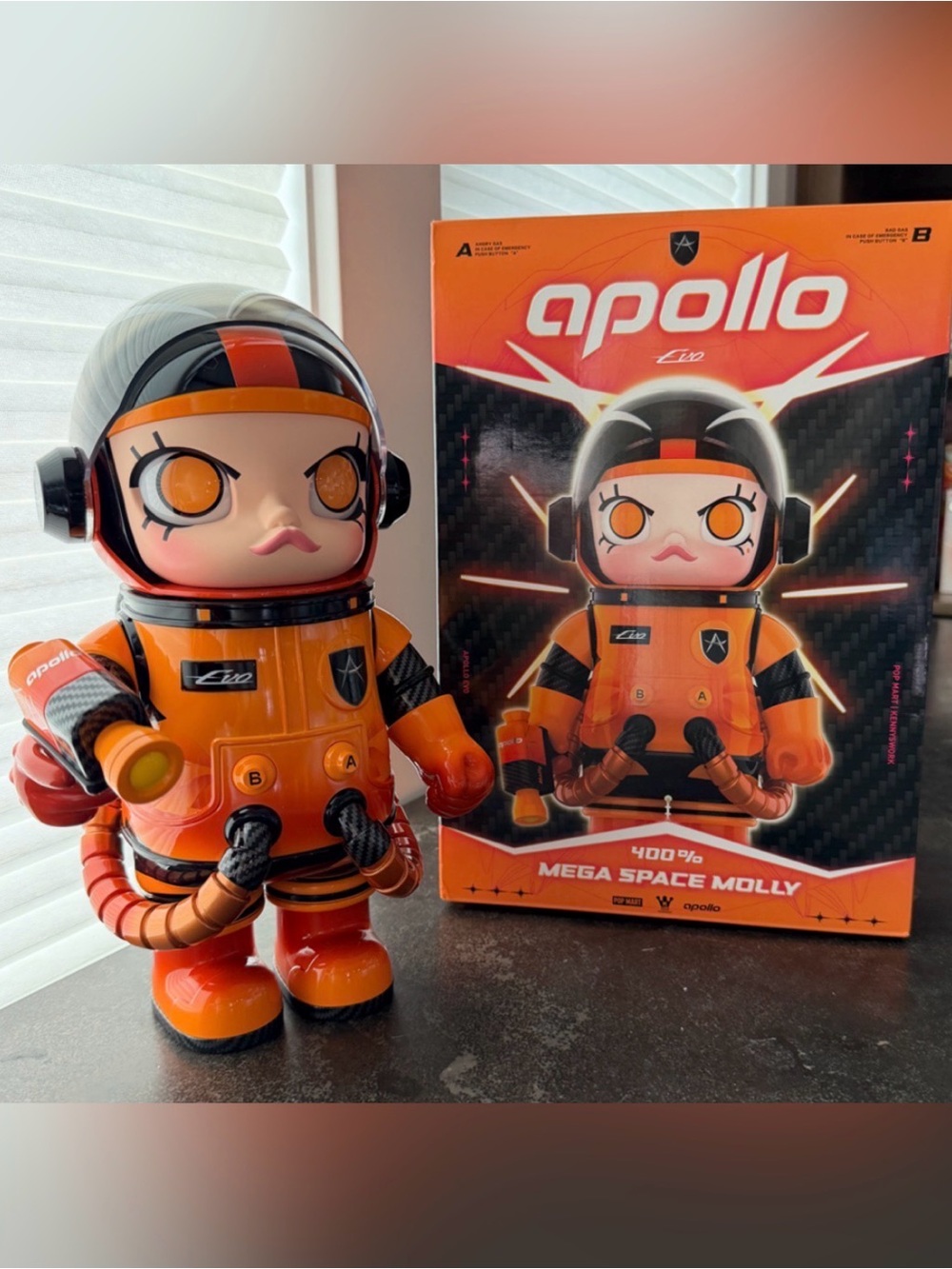 Pop Mart Mega Space Molly 400% Apollo - Picture 14 of 16